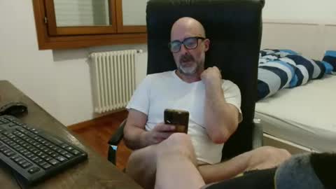 simi online show from April 2026 04:06:02 AM