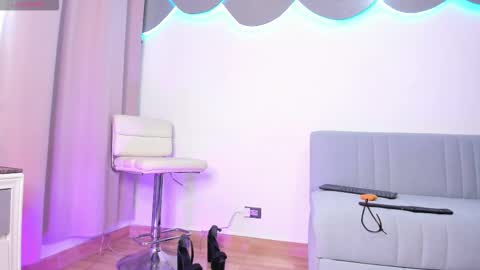 Snapshot of newbarbiedolly chatting on October 2025 09:35:02 PM ximena online show from October 2025 09:35:02 PM