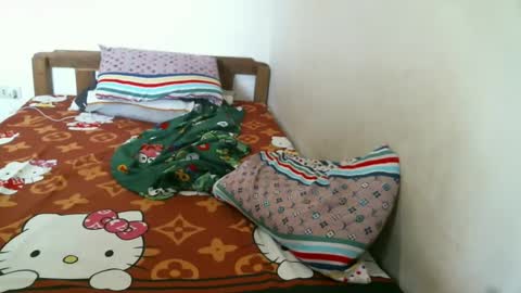 Snapshot of newest_star69 chatting on January 2025 08:15:01 AM Lucy Pearl online show from January 2025 08:15:01 AM