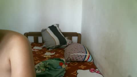 Snapshot of newest_star69 chatting on January 2025 04:09:01 AM Lucy Pearl online show from January 2025 04:09:01 AM