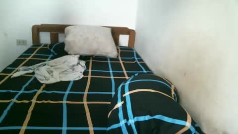 Snapshot of newest_star69 chatting on March 2025 04:39:02 AM Lucy Pearl online show from March 2025 04:39:02 AM