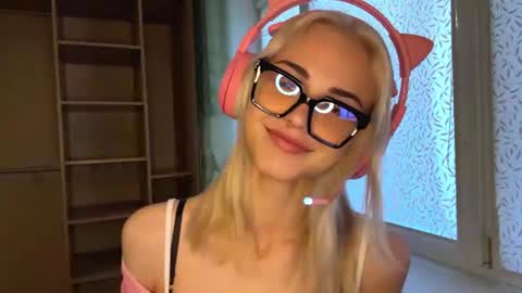 neweva_ online show from July 2026 06:52:02 AM