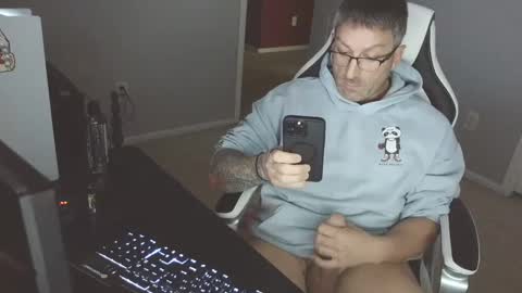 Snapshot of newevo chatting on October 2025 08:28:01 PM newevo online show from October 2025 08:28:01 PM