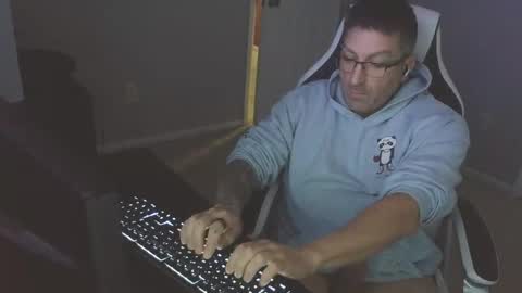 Snapshot of newevo chatting on November 2025 03:25:02 PM newevo online show from November 2025 03:25:02 PM