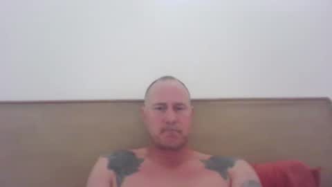 Snapshot of newportman1030 chatting on November 2025 06:21:01 PM amandandhisgirl online show from November 2025 06:21:01 PM