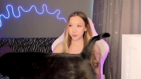 Snapshot of neyrmina chatting on January 2025 10:32:01 AM Mina online show from January 2025 10:32:01 AM