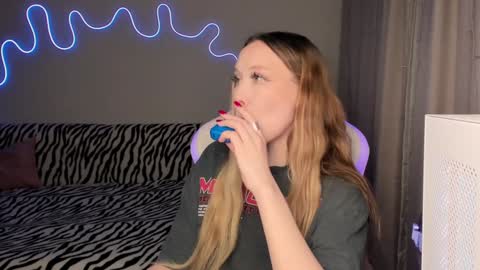 Snapshot of neyrmina chatting on January 2025 03:35:02 PM Mina online show from January 2025 03:35:02 PM