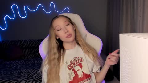 Snapshot of neyrmina chatting on February 2025 02:37:01 PM Mina online show from February 2025 02:37:01 PM