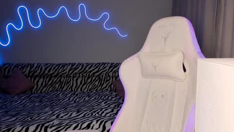 Snapshot of neyrmina chatting on February 2025 03:34:01 PM Mina online show from February 2025 03:34:01 PM