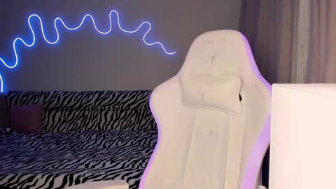 Snapshot of neyrmina chatting on February 2025 03:21:02 PM Mina online show from February 2025 03:21:02 PM