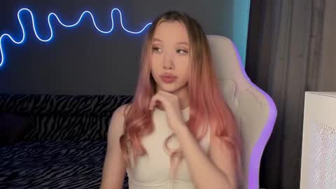 Snapshot of neyrmina chatting on February 2025 11:42:02 AM Mina online show from February 2025 11:42:02 AM