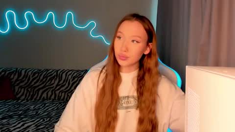 Snapshot of neyrmina chatting on September 2025 12:21:01 PM Mina online show from September 2025 12:21:01 PM