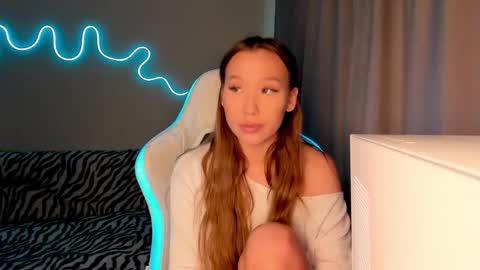 Snapshot of neyrmina chatting on October 2025 01:30:01 PM Mina online show from October 2025 01:30:01 PM