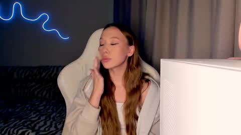 Snapshot of neyrmina chatting on October 2025 01:11:01 PM Mina online show from October 2025 01:11:01 PM