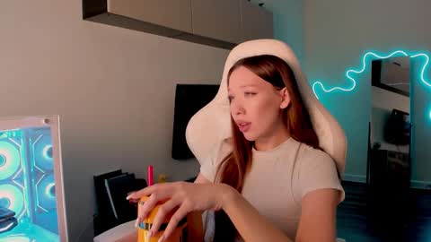 Mina online show from March 2026 07:25:02 AM