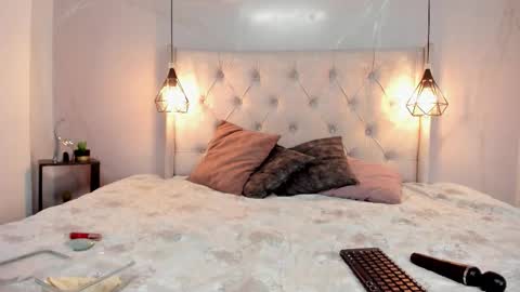 Milena online show from October 2025 01:42:02 PM