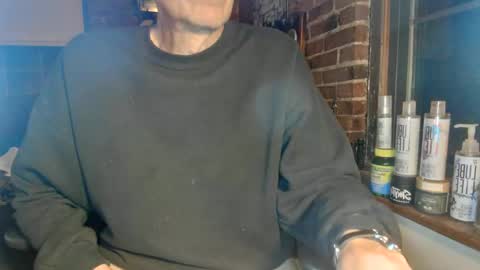 Snapshot of nfgwholoves2cum chatting on January 2025 04:34:02 AM NFG Nice Friendly Guy Dick online show from January 2025 04:34:02 AM