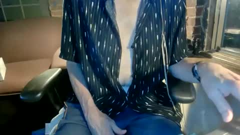 Snapshot of nfgwholoves2cum chatting on September 2025 12:44:01 AM NFG Nice Friendly Guy Dick online show from September 2025 12:44:01 AM