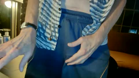 Snapshot of nfgwholoves2cum chatting on September 2025 12:49:01 AM NFG Nice Friendly Guy Dick online show from September 2025 12:49:01 AM