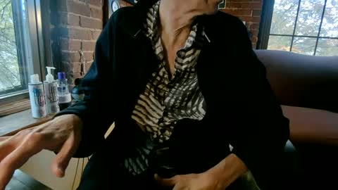 Snapshot of nfgwholoves2cum chatting on October 2025 09:13:01 PM NFG Nice Friendly Guy Dick online show from October 2025 09:13:01 PM