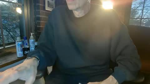 Snapshot of nfgwholoves2cum chatting on November 2025 09:50:02 PM NFG Nice Friendly Guy Dick online show from November 2025 09:50:02 PM