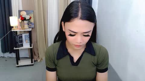 Snapshot of nhicolehollywood chatting on December 2025 12:51:01 AM hottie nicole online show from December 2025 12:51:01 AM