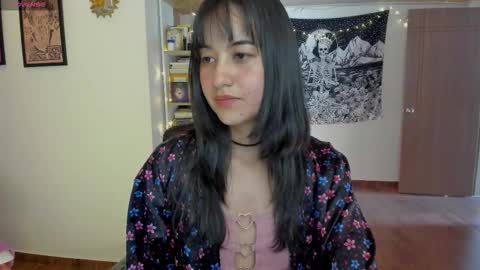 Nia online show from September 2025 07:06:02 PM