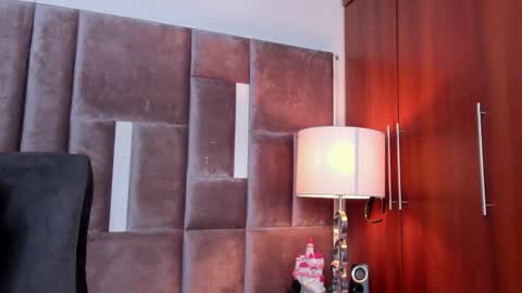 Nia online show from February 2026 03:09:01 PM