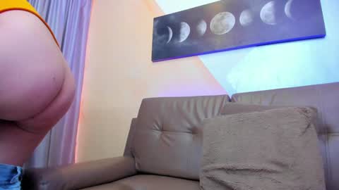 Estefani  online show from February 2025 05:47:02 PM