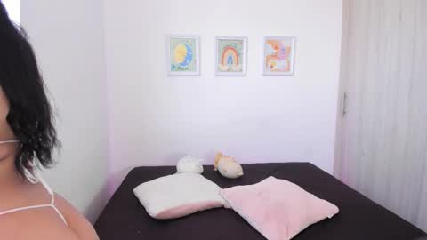  Nia  online show from January 2026 04:33:02 PM