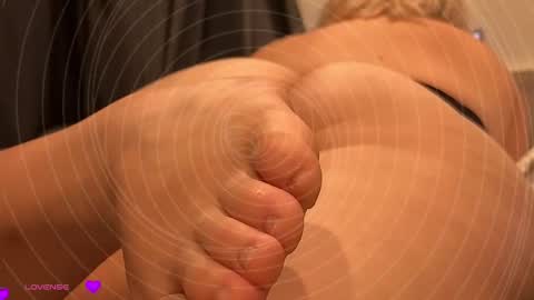 Kim online show from December 2025 02:57:02 PM