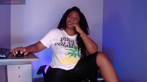 Snapshot of niawk_ chatting on February 2025 11:49:01 AM Niawk online show from February 2025 11:49:01 AM