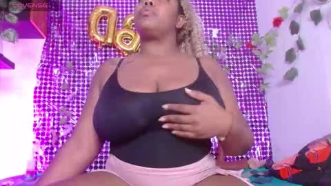 Snapshot of niawk_ chatting on October 2025 01:17:02 PM Niawk online show from October 2025 01:17:02 PM