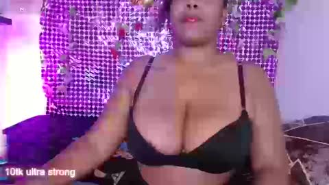 Snapshot of niawk_ chatting on January 2026 02:21:02 PM Niawk online show from January 2026 02:21:02 PM