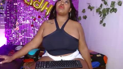 Snapshot of niawk_ chatting on February 2026 02:40:02 PM Niawk online show from February 2026 02:40:02 PM