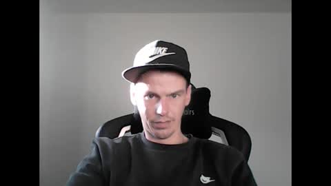 Snapshot of nicerdude32 chatting on November 2025 01:22:01 PM Nicerdude online show from November 2025 01:22:01 PM