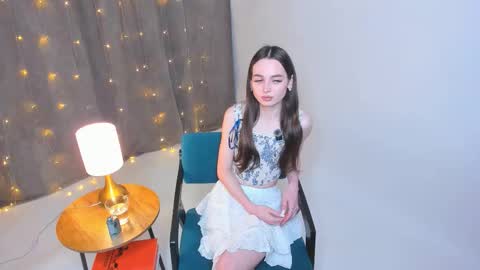 Nicole online show from December 2025 03:19:01 PM