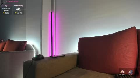 Nicholassx online show from March 2026 06:53:01 PM