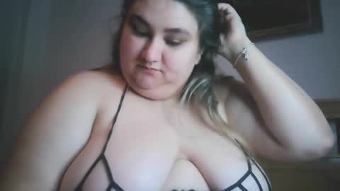 Nicholle online show from January 2025 02:32:02 AM