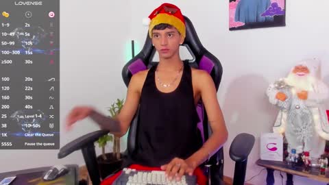 Frank online show from December 2024 10:15:02 PM