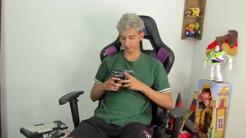 Frank online show from December 2025 02:07:02 AM