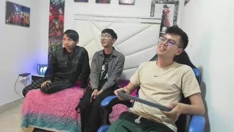 nick_vers online show from November 2025 07:45:02 PM