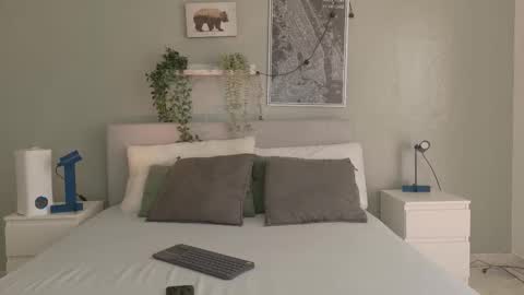 NICKI FOX  online show from December 2025 07:30:02 PM