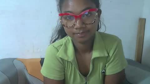 Snapshot of nickiqqyuu chatting on June 2026 01:28:02 AM nickiqqyuu online show from June 2026 01:28:02 AM
