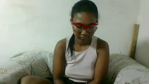 nickiqqyuu online show from July 2026 06:18:01 AM