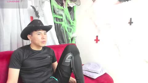 Snapshot of nickk_wolff chatting on October 2025 10:41:02 AM Nickk Wolff online show from October 2025 10:41:02 AM
