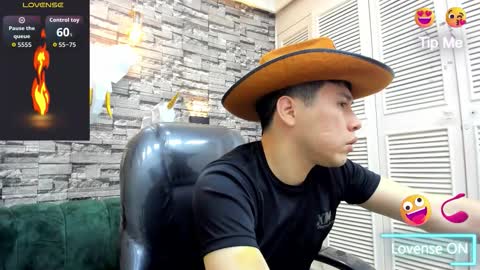 Snapshot of nickk_wolff chatting on December 2025 04:42:02 AM Nickk Wolff online show from December 2025 04:42:02 AM