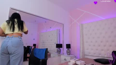 nickky online show from February 2025 01:14:02 PM