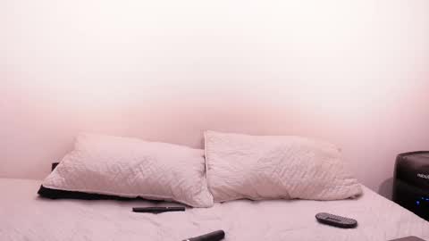 Snapshot of nicky_and_blake chatting on February 2025 10:28:01 PM nicky and blake online show from February 2025 10:28:01 PM