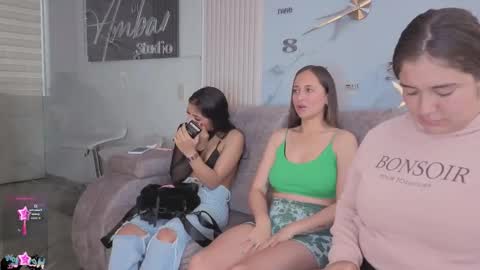 nicky_as online show from November 2025 01:45:01 PM